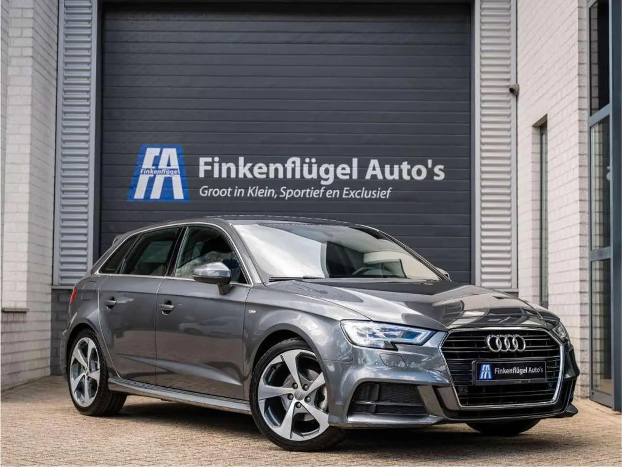 Photo 1 : Audi A3 2018 Petrol