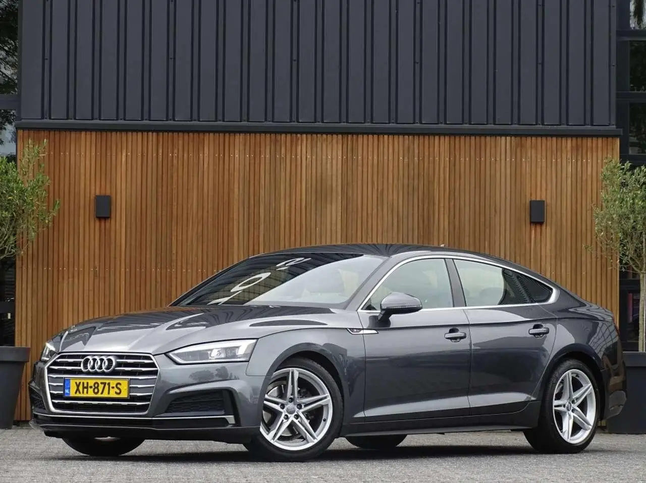 Photo 1 : Audi A5 2019 Petrol