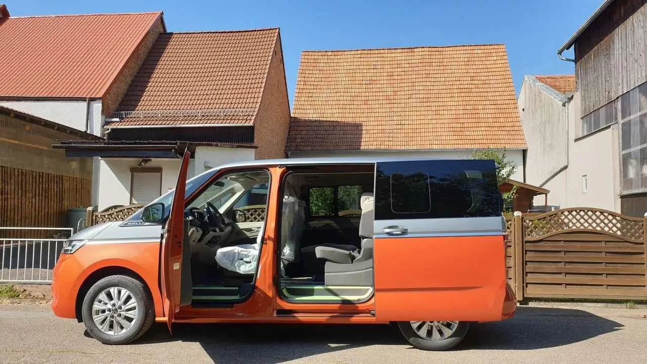 Photo 1 : Volkswagen T7 2023 Hybrid