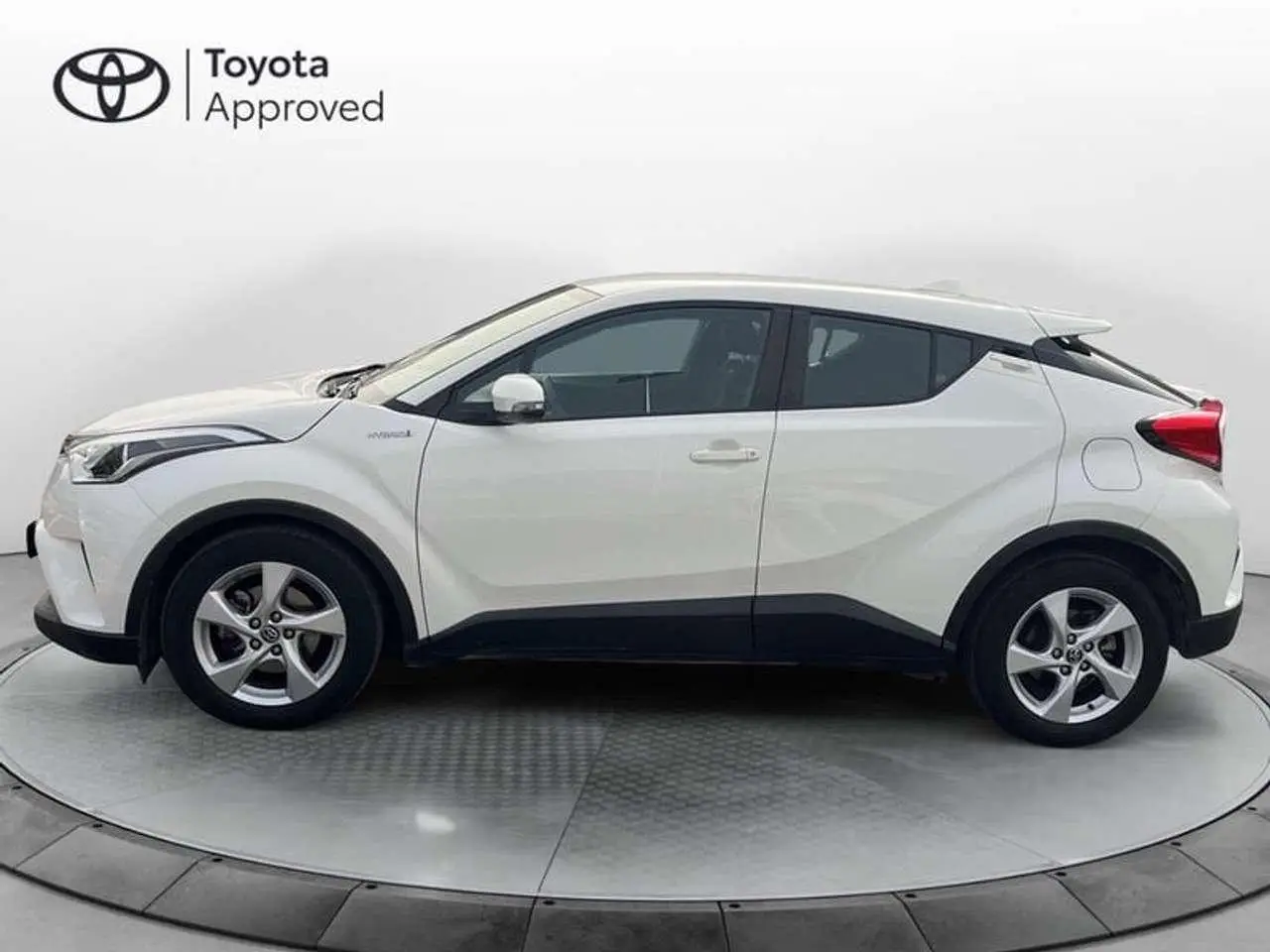 Photo 1 : Toyota C-hr 2018 Hybrid