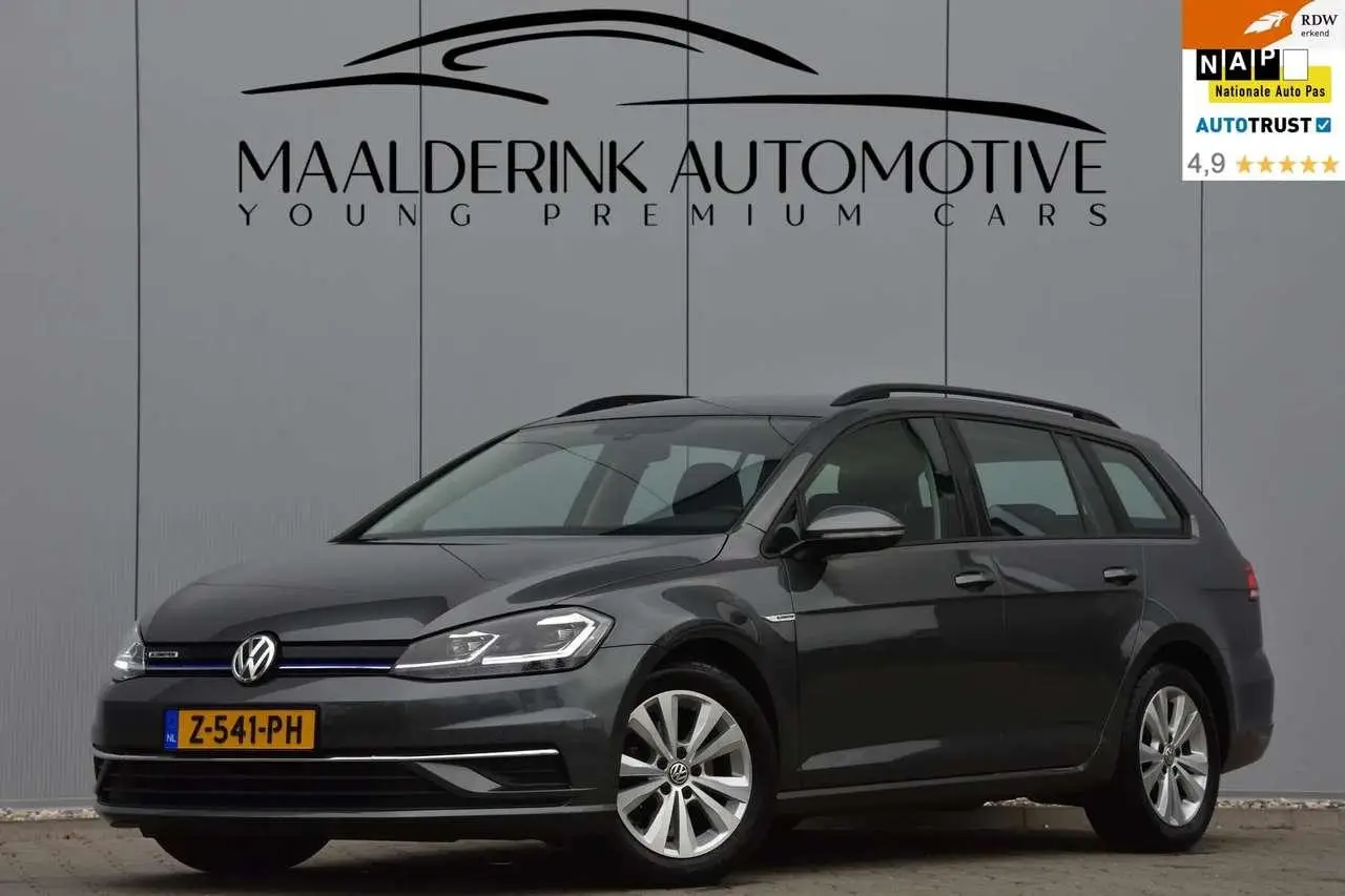 Photo 1 : Volkswagen Golf 2019 Petrol