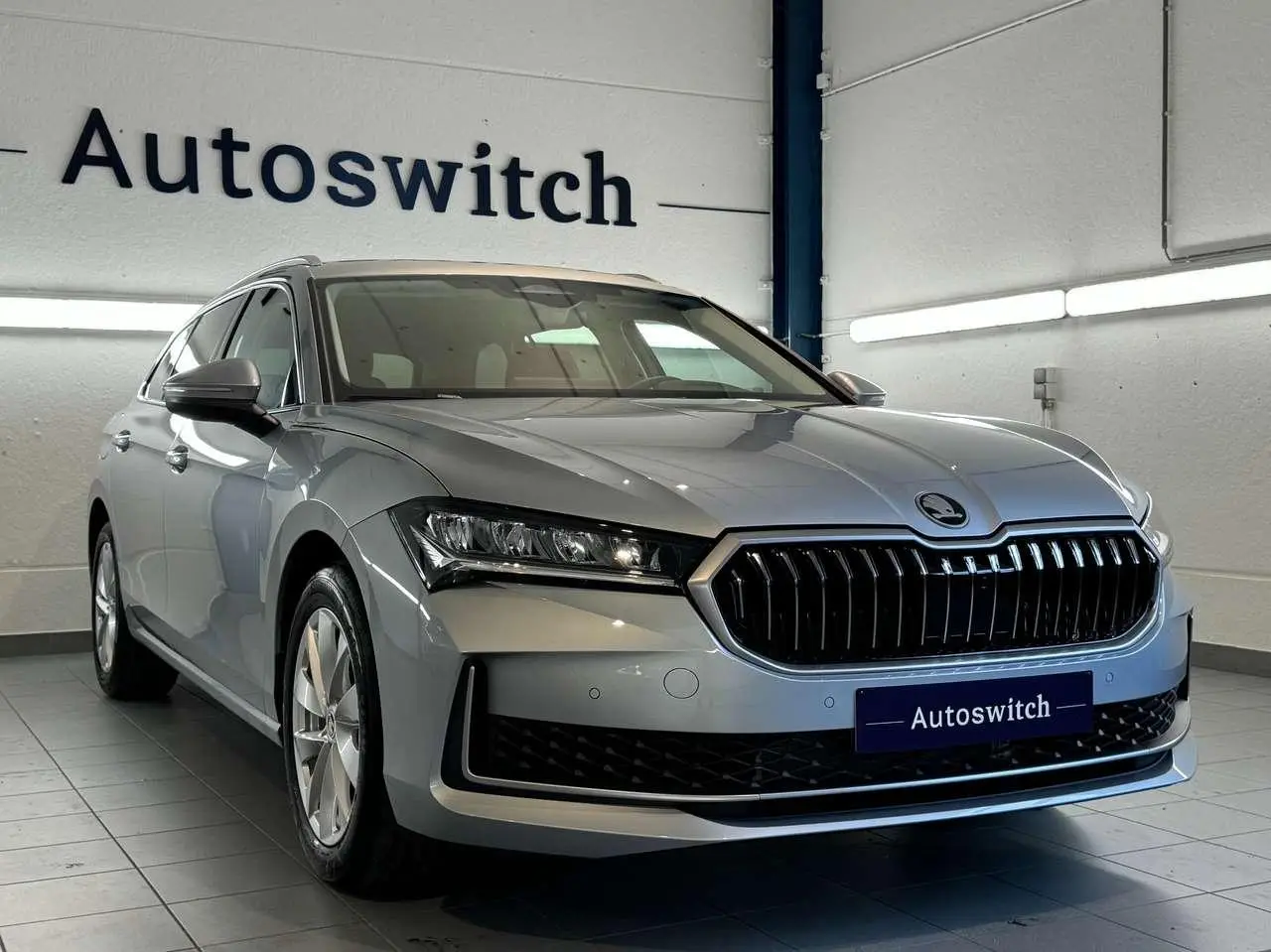 Photo 1 : Skoda Superb 2024 Petrol