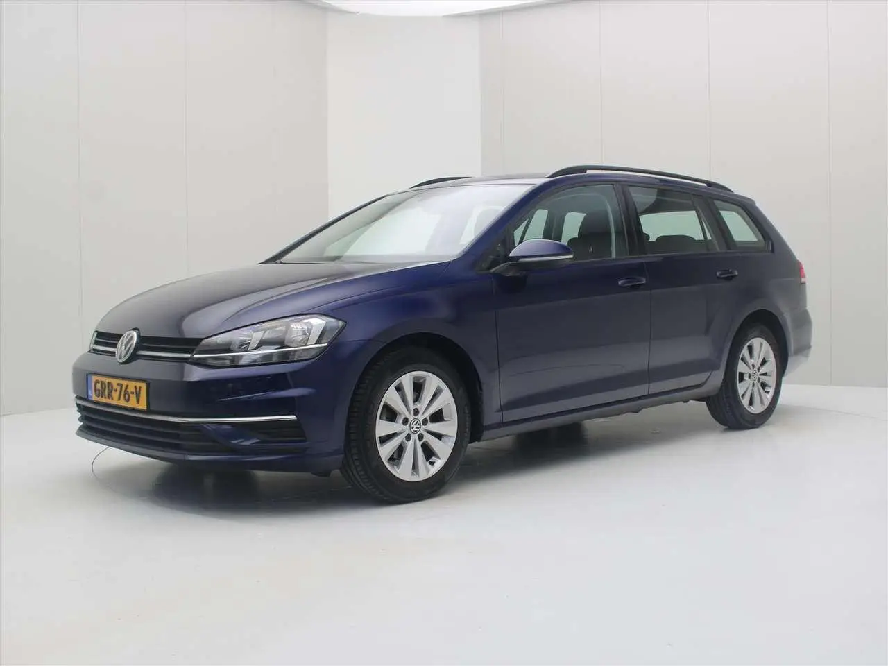 Photo 1 : Volkswagen Golf 2019 Petrol