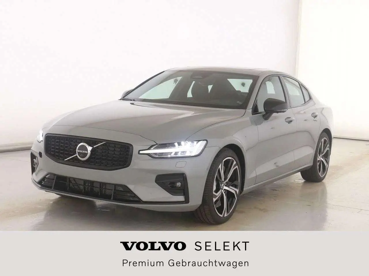 Photo 1 : Volvo S60 2024 Hybride