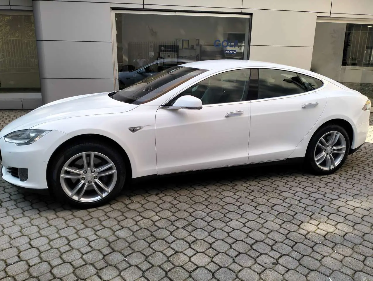 Photo 1 : Tesla Model S 2016 Électrique