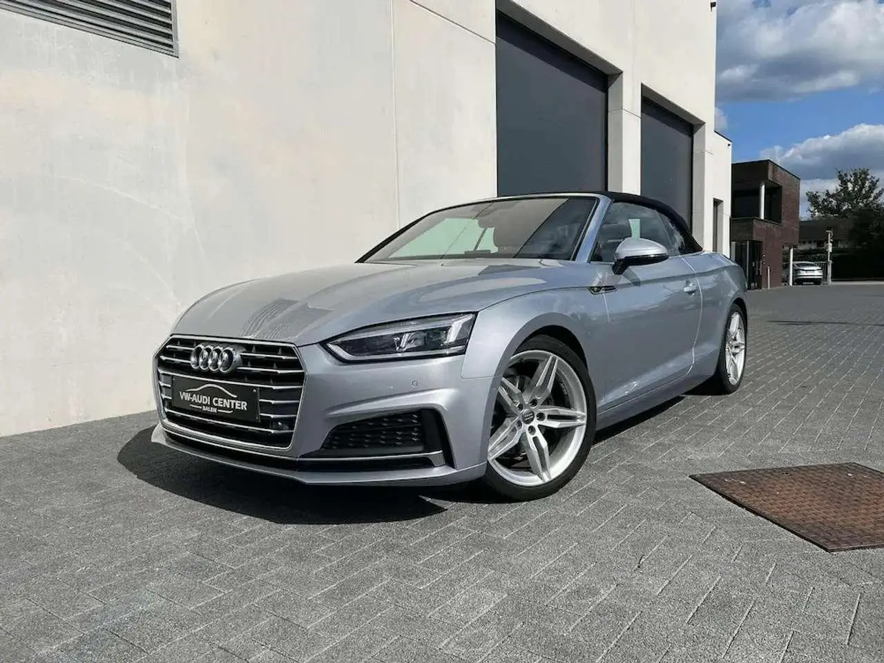 Photo 1 : Audi A5 2018 Petrol