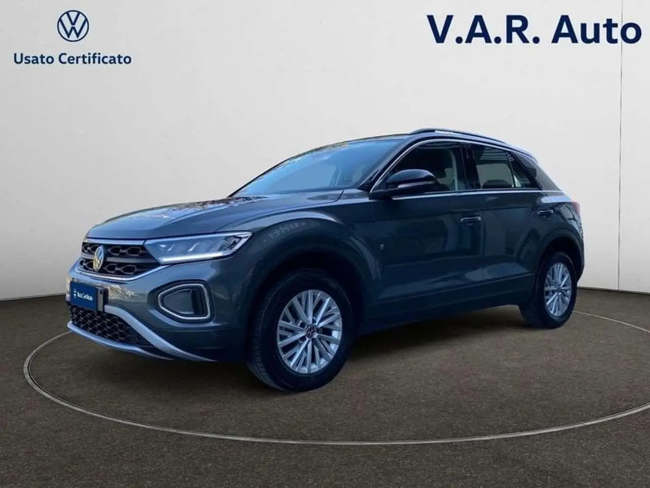 Photo 1 : Volkswagen T-roc 2023 Essence