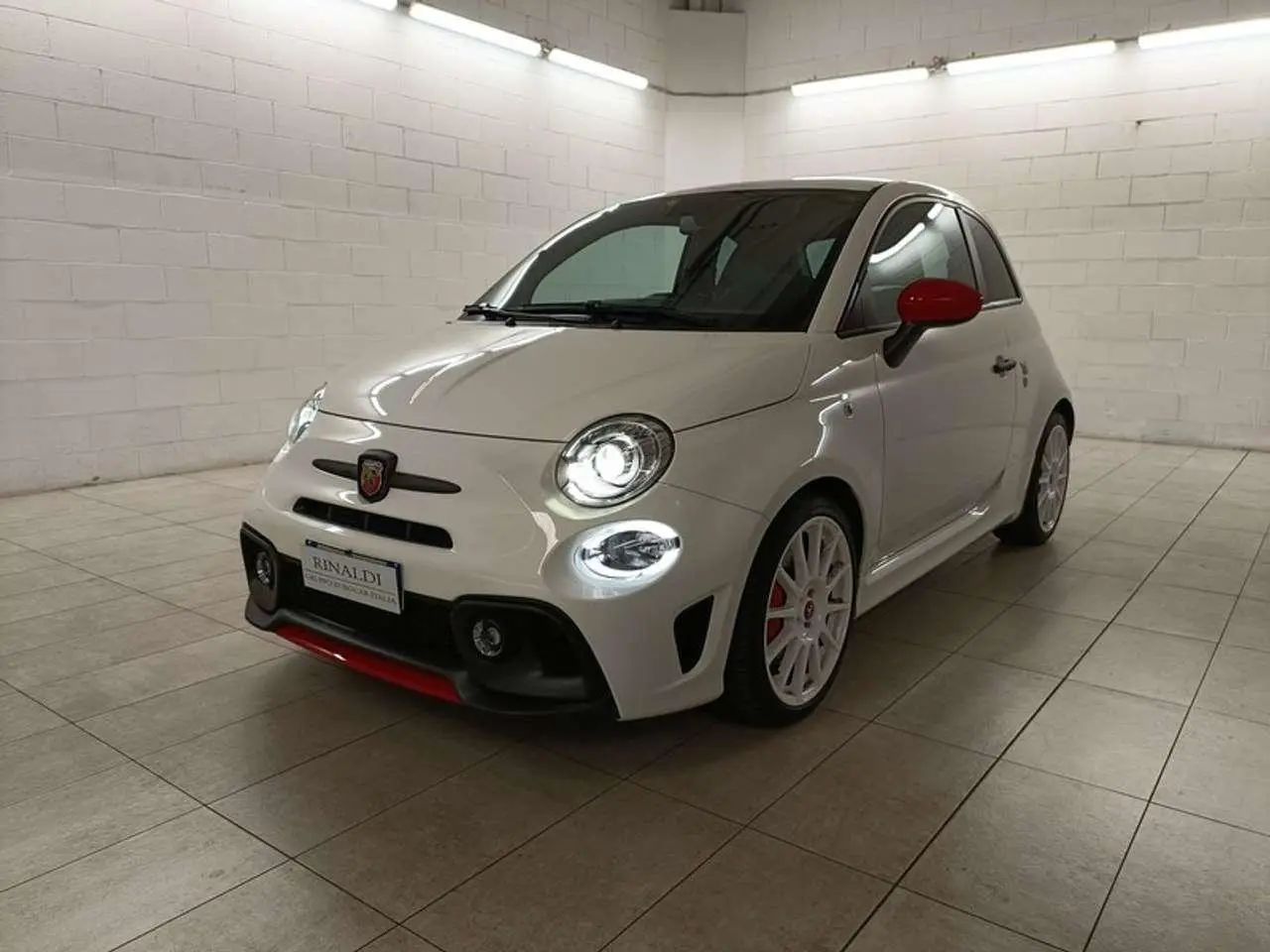 Photo 1 : Abarth 595 2021 Petrol