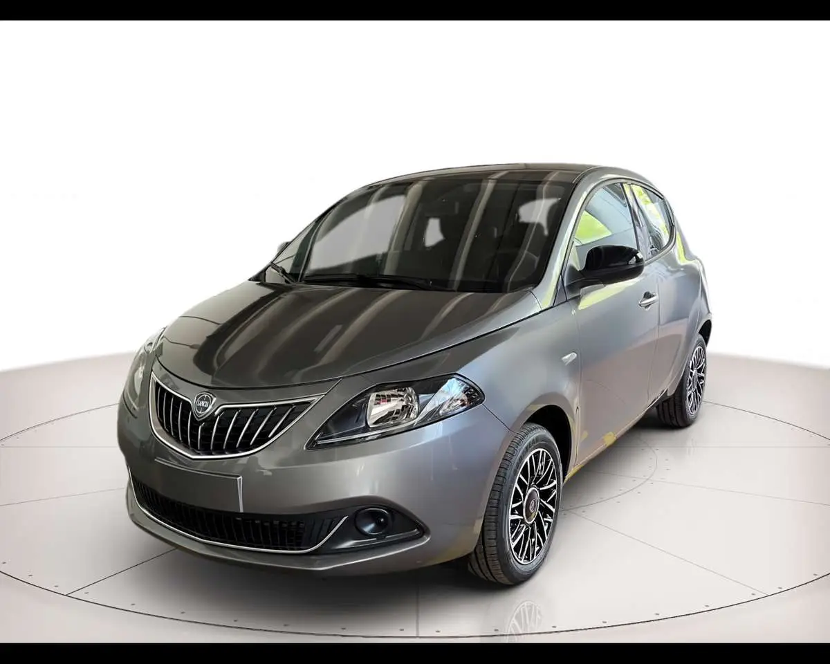 Photo 1 : Lancia Ypsilon 2024 Petrol