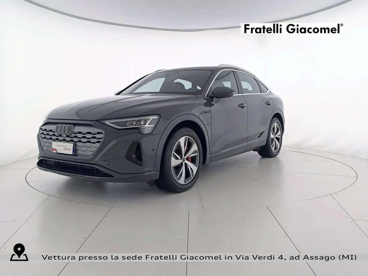 Photo 1 : Audi Q8 2023 Électrique