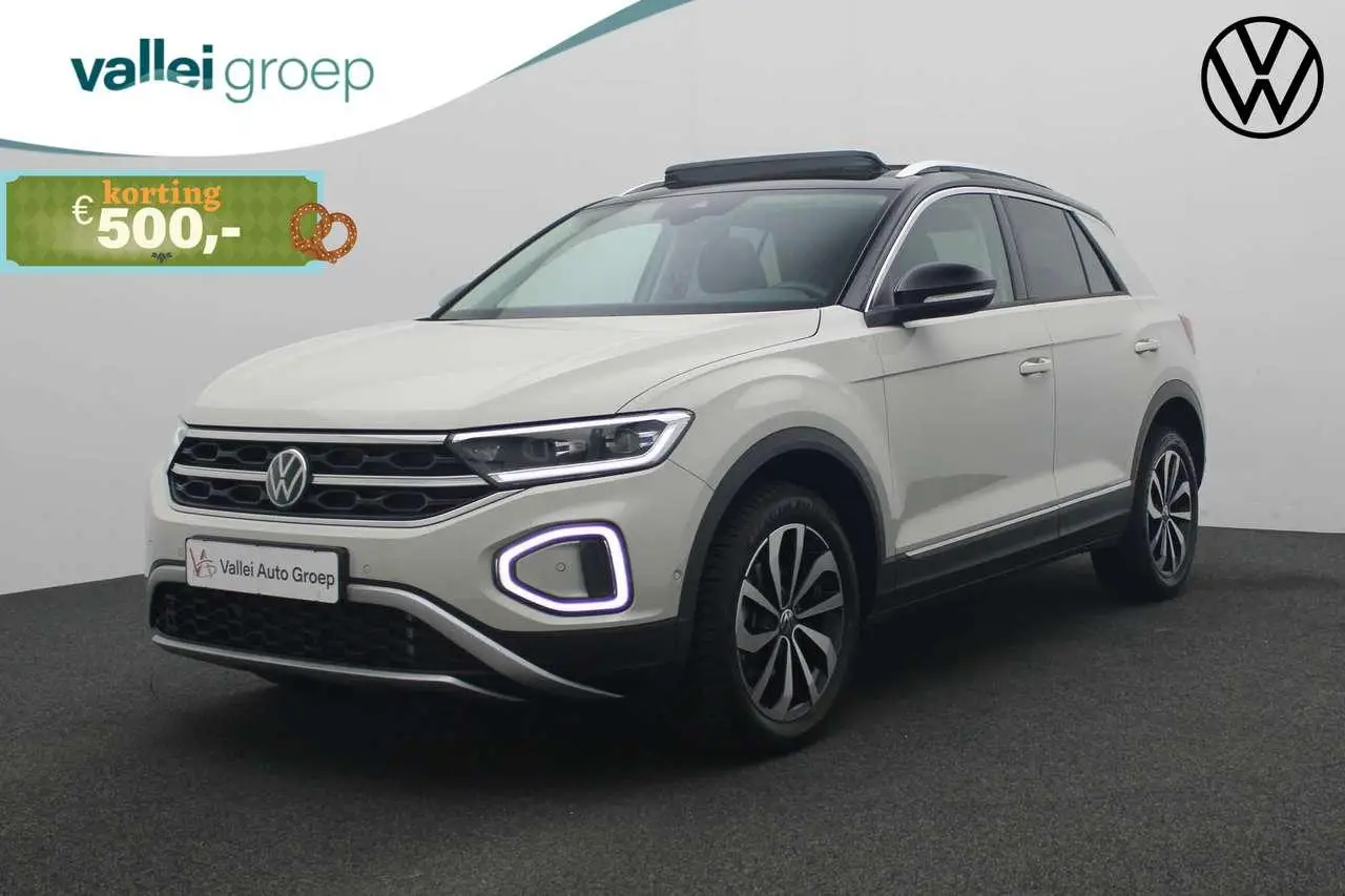 Photo 1 : Volkswagen T-roc 2024 Petrol