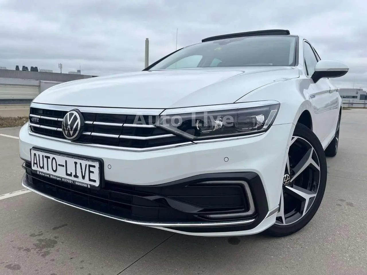 Photo 1 : Volkswagen Passat 2020 Petrol