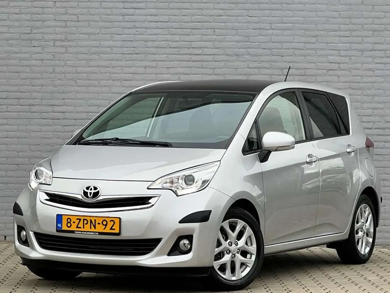 Photo 1 : Toyota Verso 2015 Petrol