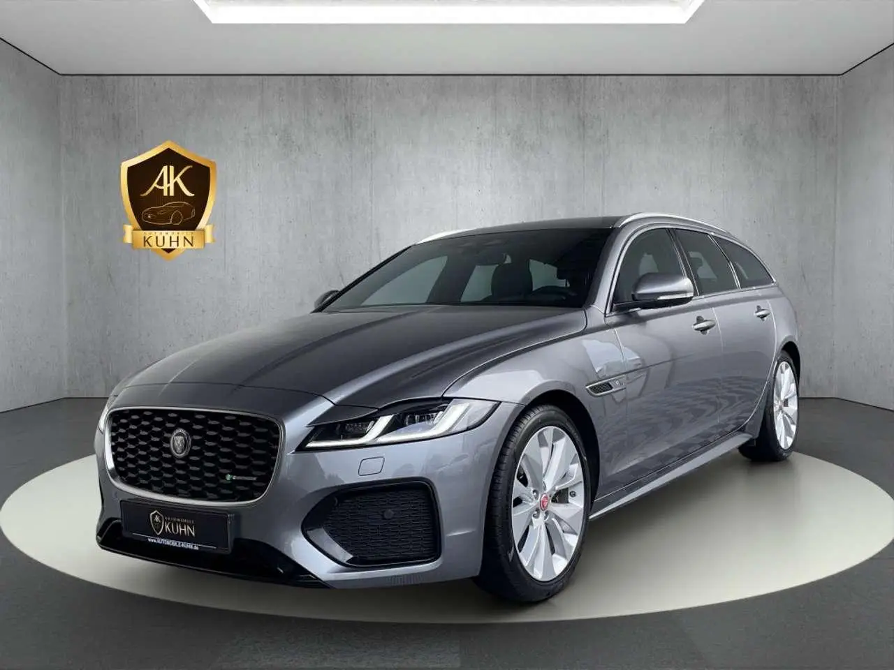 Photo 1 : Jaguar Xf 2023 Petrol