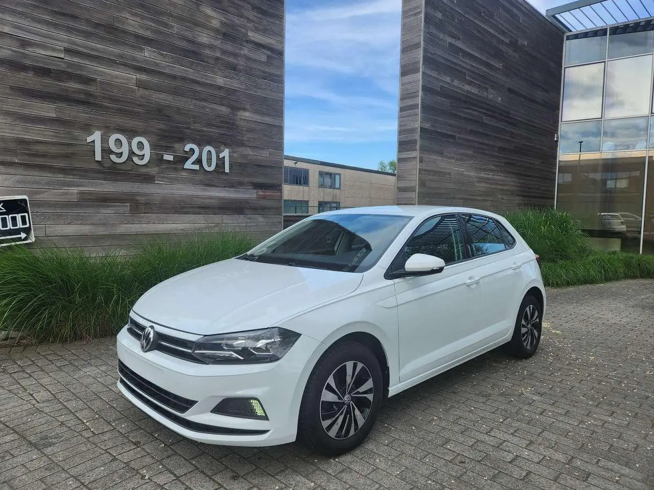 Photo 1 : Volkswagen Polo 2018 Petrol