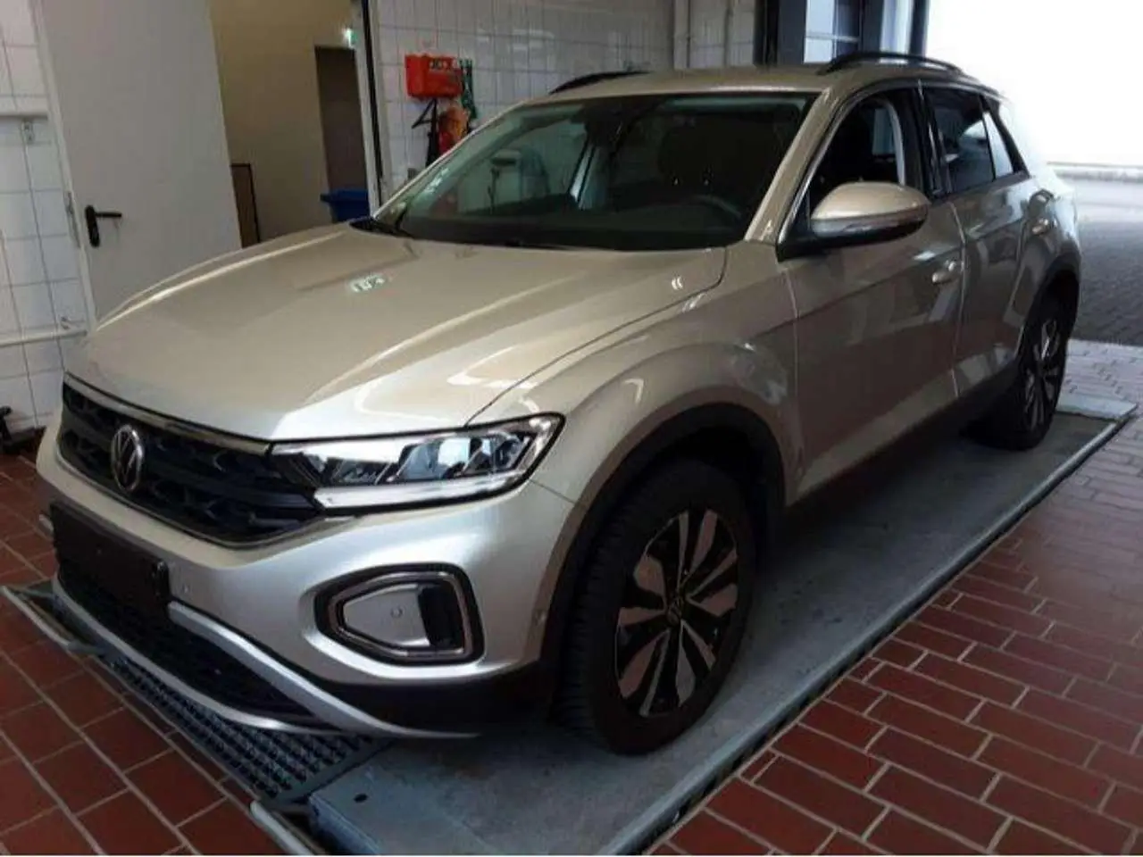 Photo 1 : Volkswagen T-roc 2024 Essence