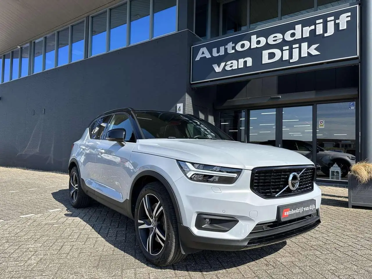 Photo 1 : Volvo Xc40 2021 Hybride