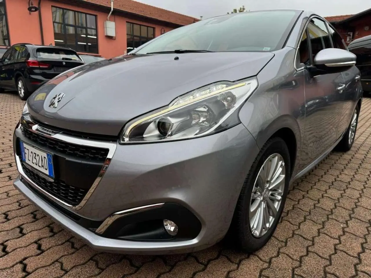 Photo 1 : Peugeot 208 2019 Petrol