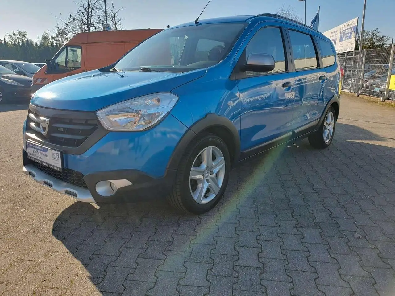 Photo 1 : Dacia Lodgy 2015 Petrol