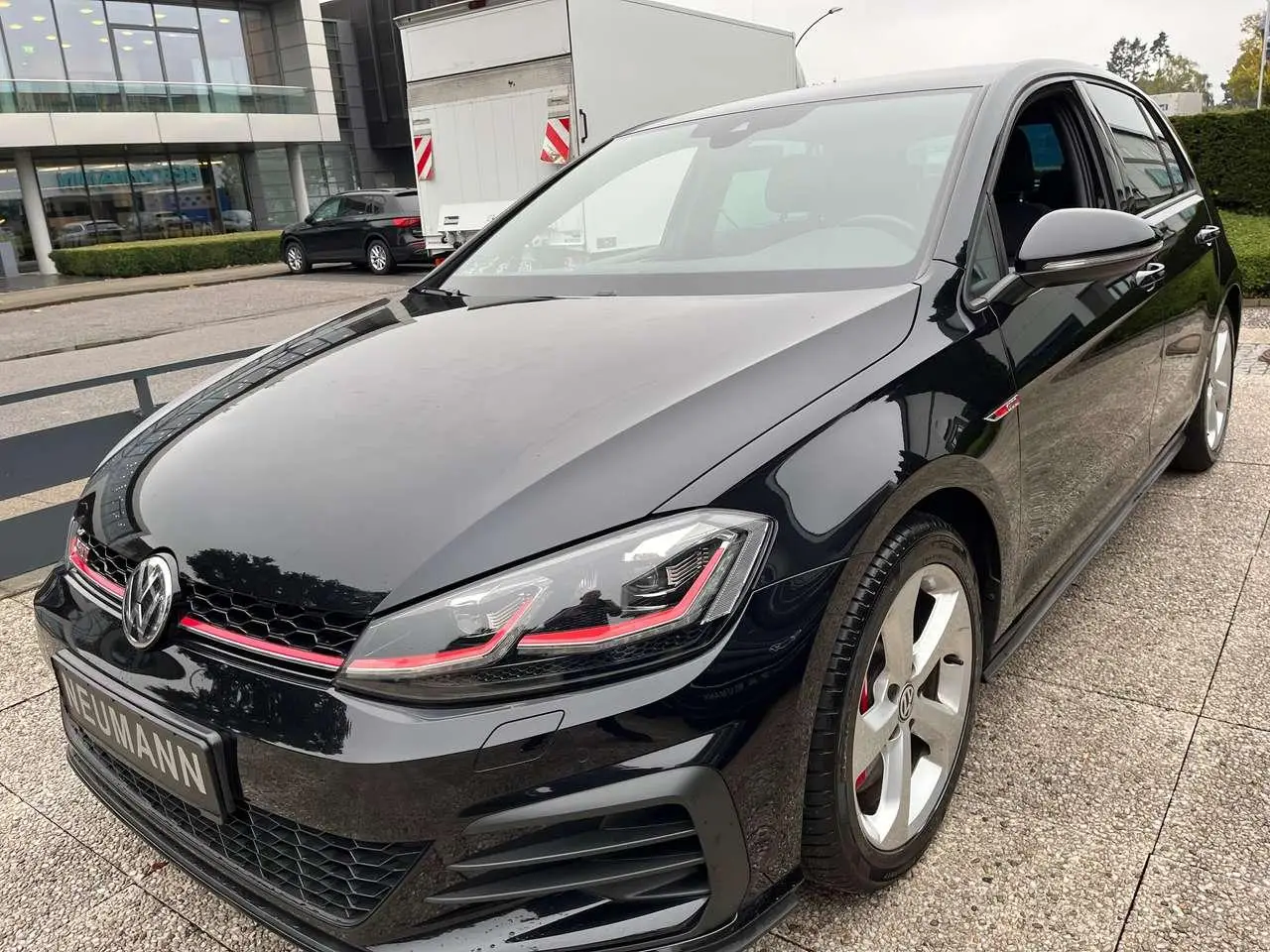 Photo 1 : Volkswagen Golf 2019 Petrol