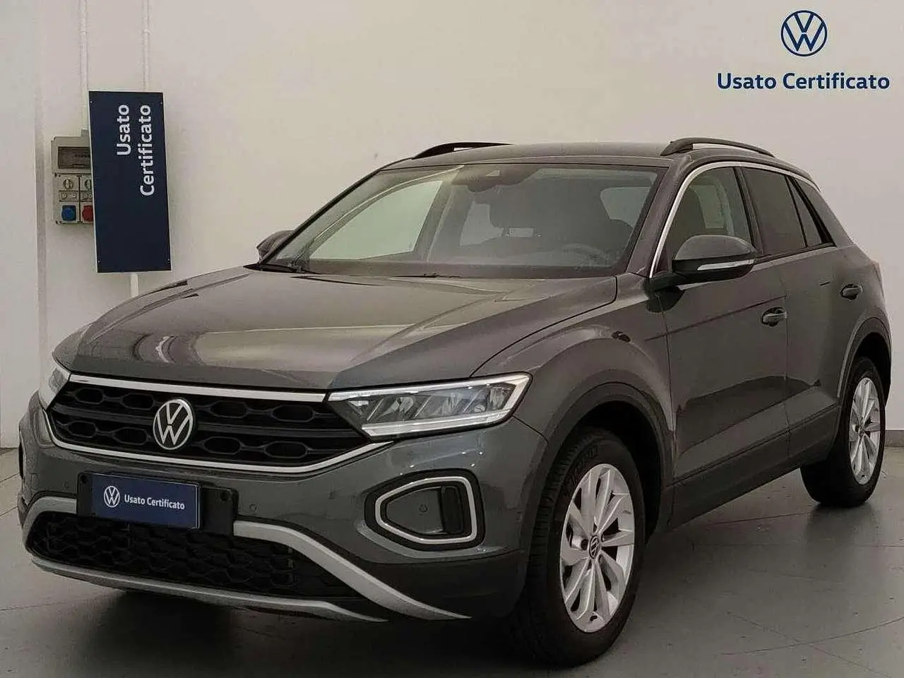 Photo 1 : Volkswagen T-roc 2023 Essence