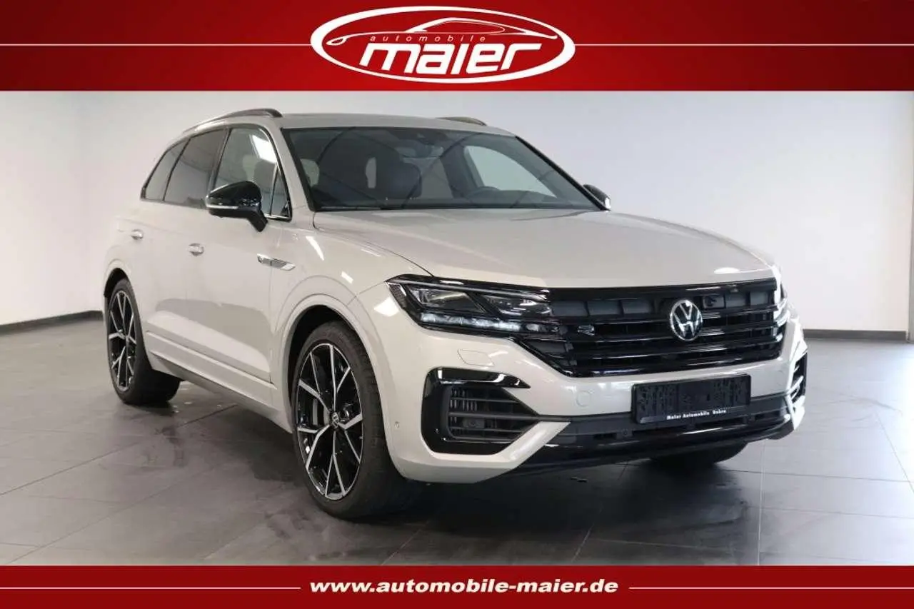 Photo 1 : Volkswagen Touareg 2023 Essence