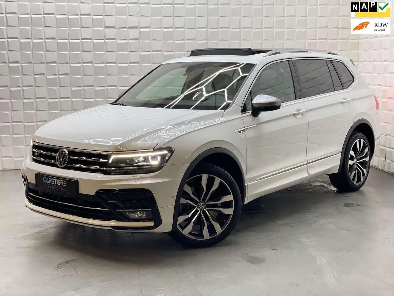 Photo 1 : Volkswagen Tiguan 2019 Petrol