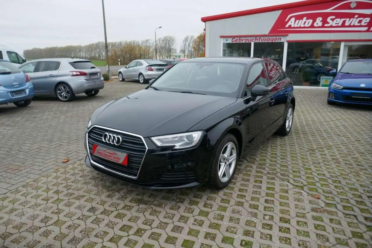 Photo 1 : Audi A3 2018 Essence