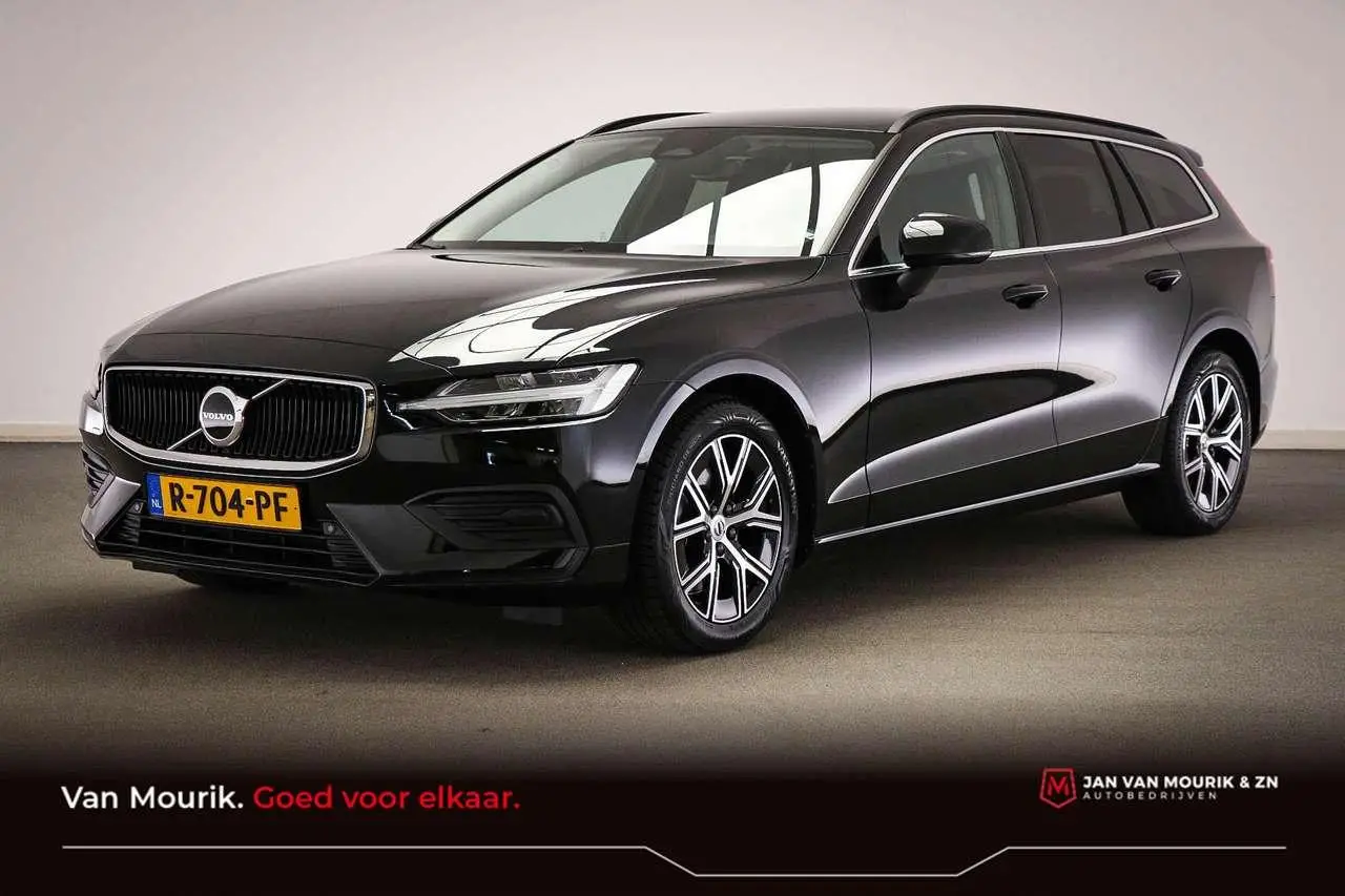 Photo 1 : Volvo V60 2022 Petrol