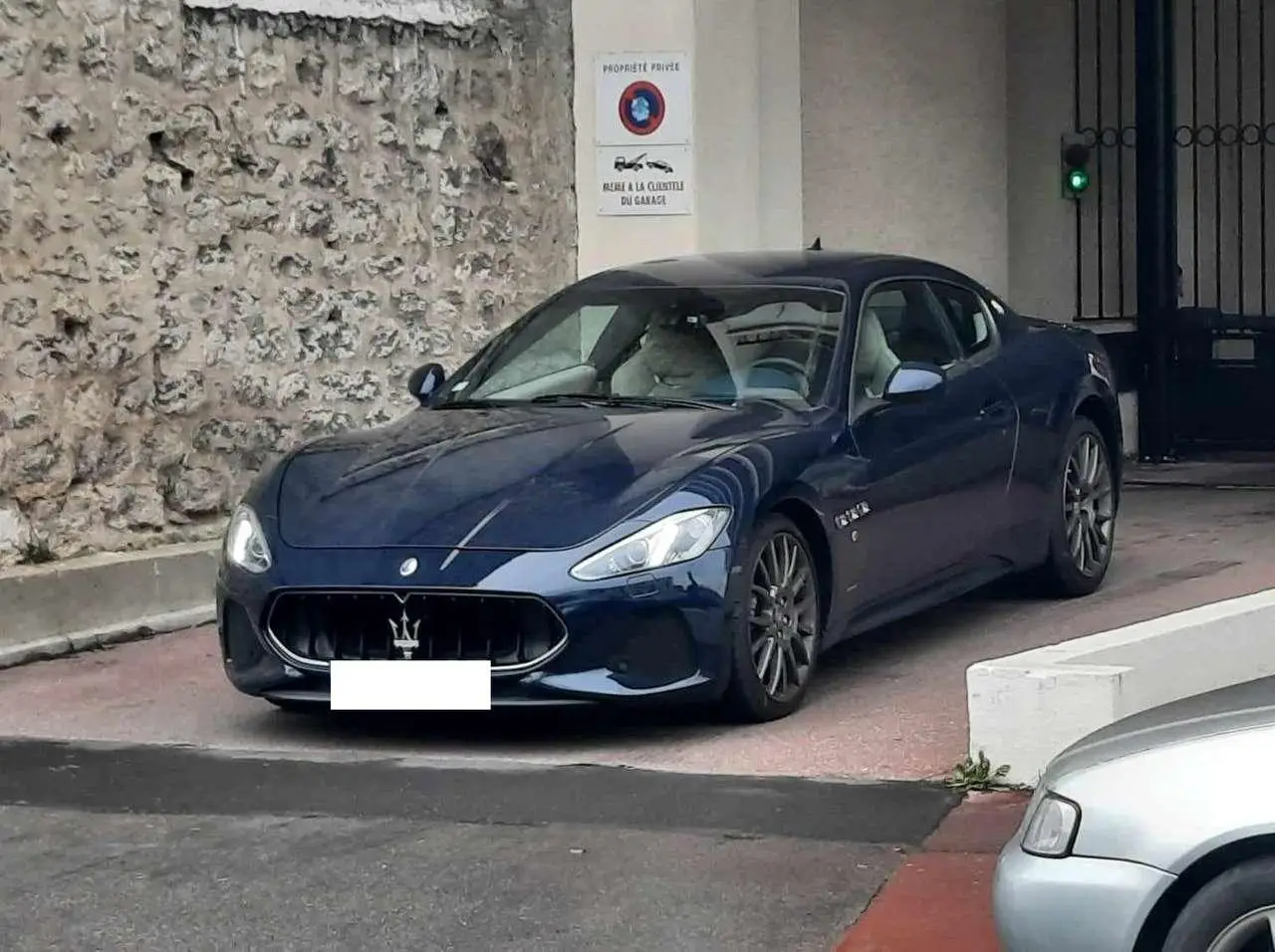 Photo 1 : Maserati Granturismo 2018 Petrol