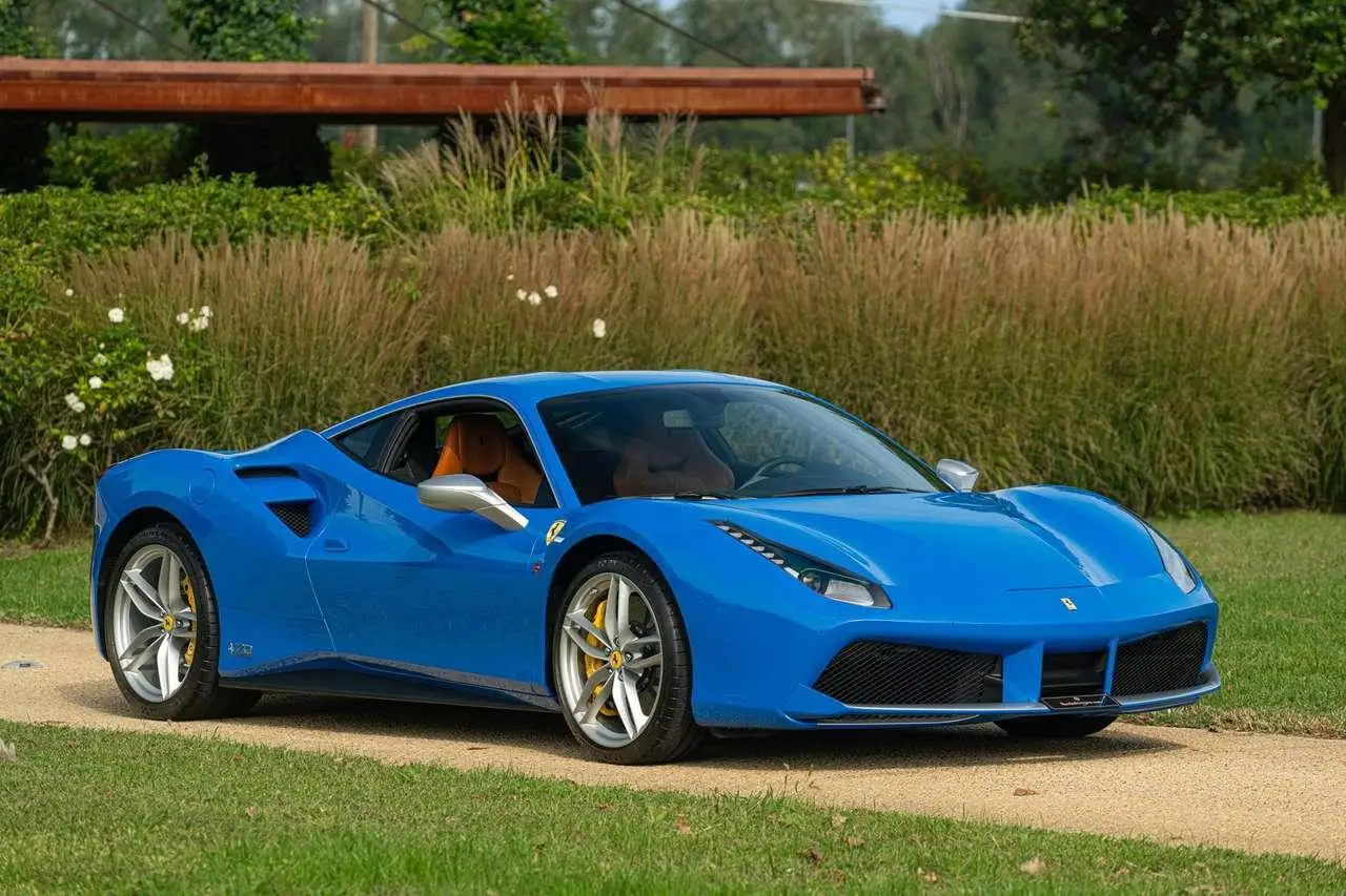 Photo 1 : Ferrari 488 2017 Essence