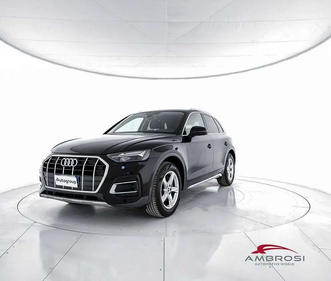 Photo 1 : Audi Q5 2022 Hybrid