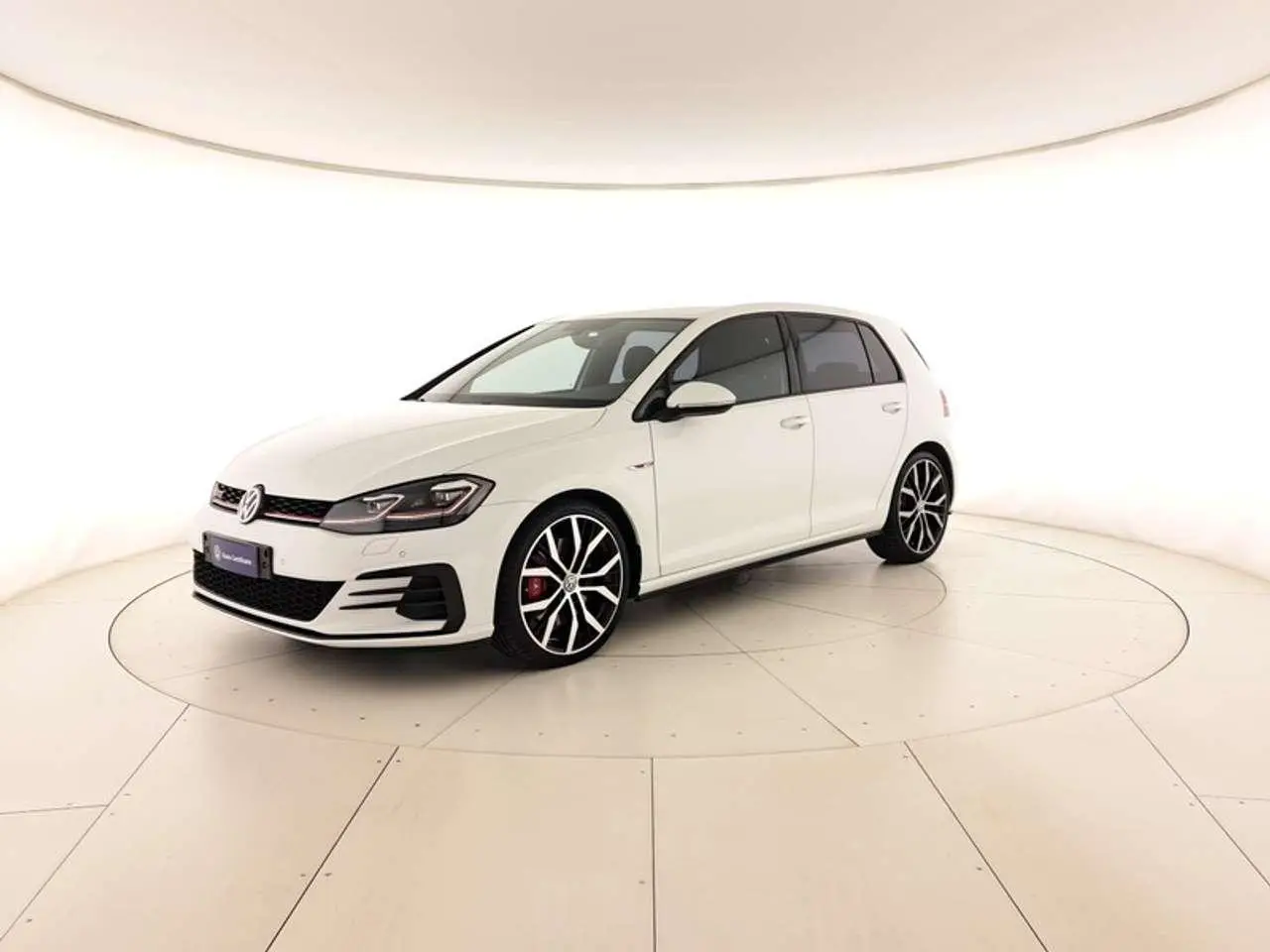 Photo 1 : Volkswagen Golf 2019 Petrol