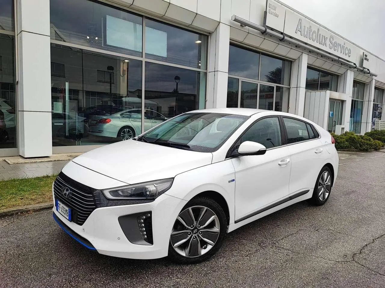 Photo 1 : Hyundai Ioniq 2016 Hybrid