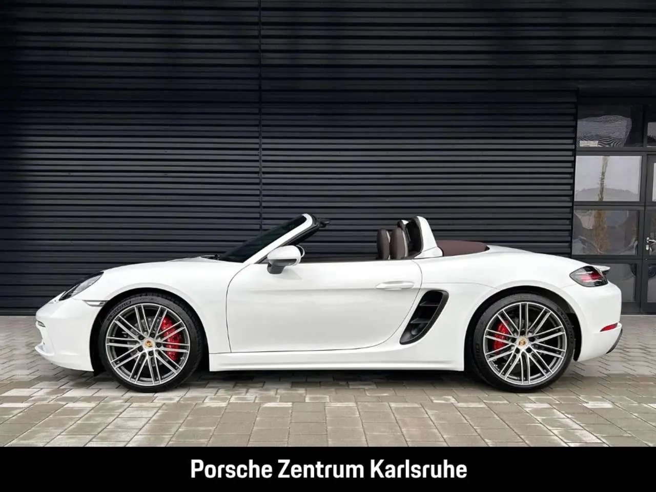 Photo 1 : Porsche Boxster 2024 Essence