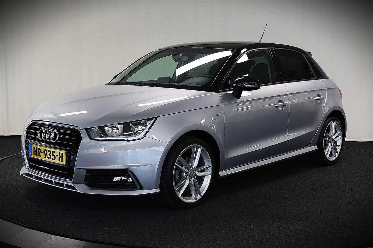 Photo 1 : Audi A1 2017 Petrol