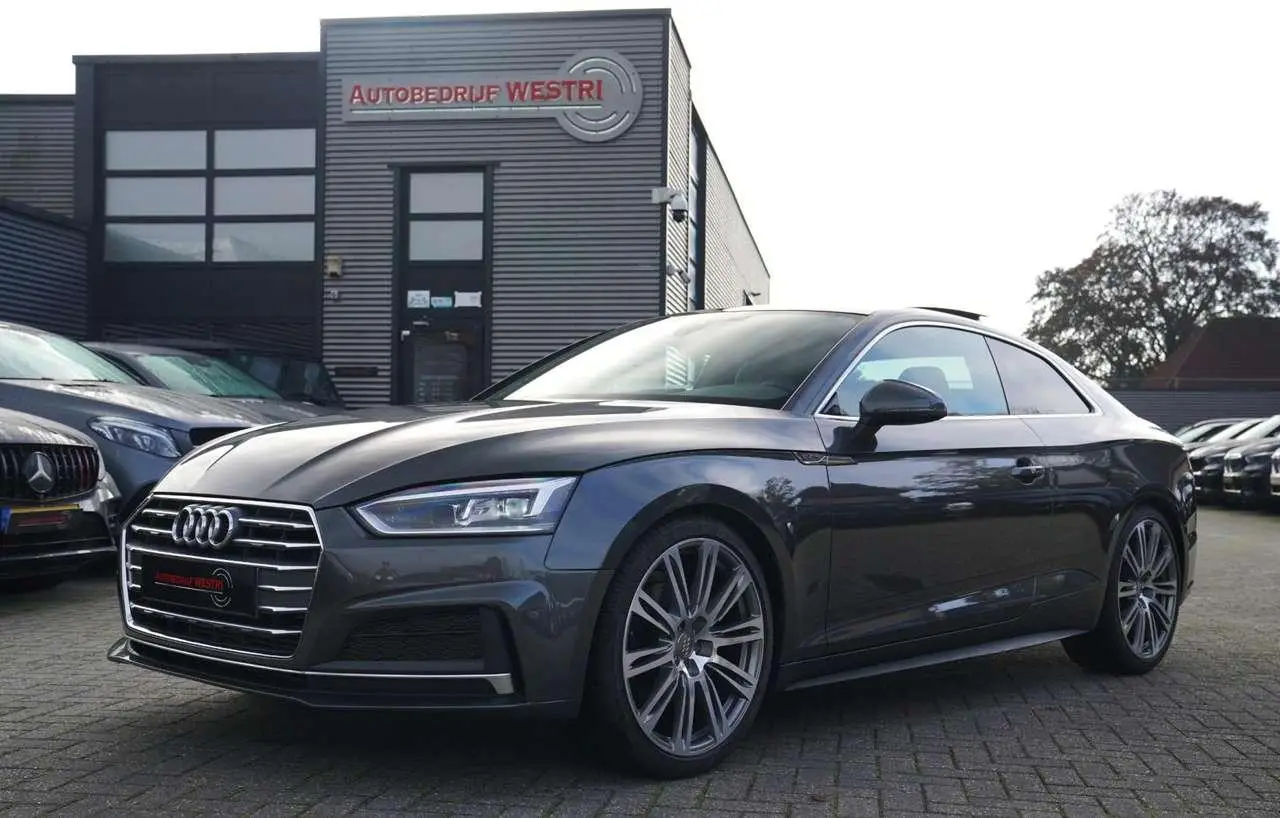 Photo 1 : Audi A5 2017 Petrol