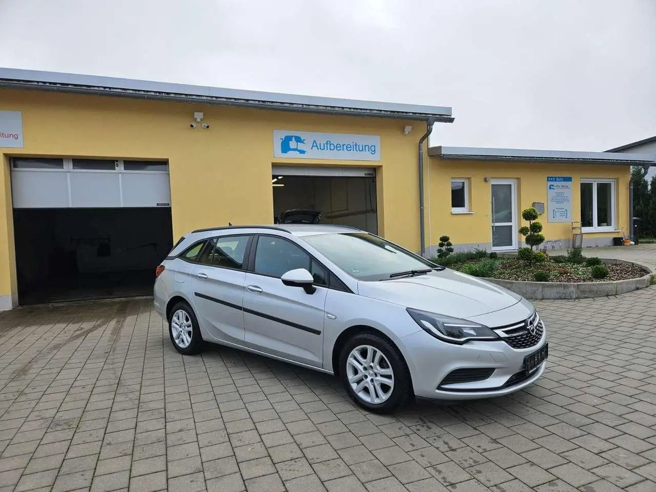 Photo 1 : Opel Astra 2019 Autres