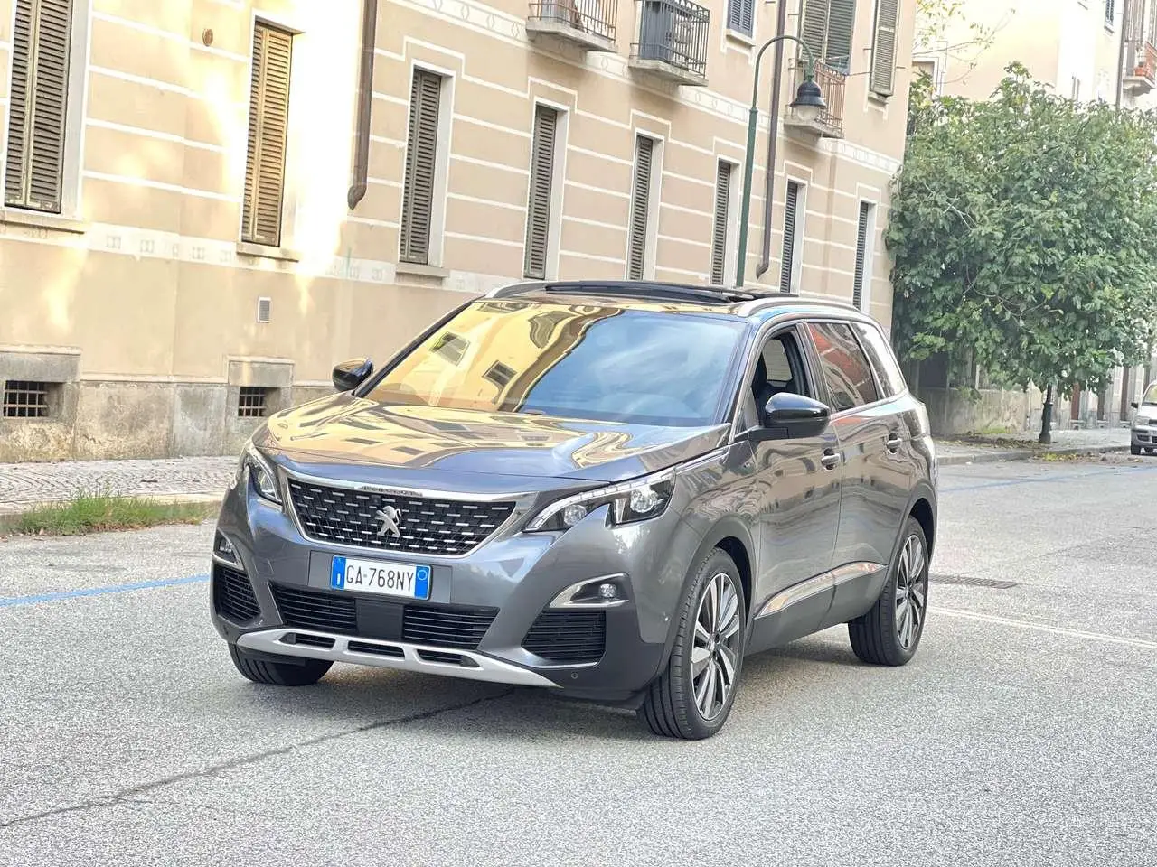 Photo 1 : Peugeot 5008 2020 Diesel