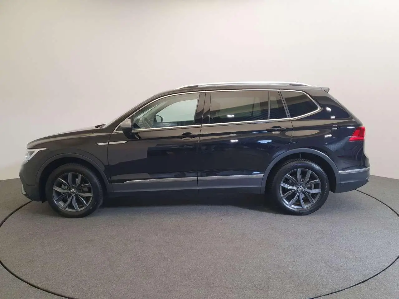 Photo 1 : Volkswagen Tiguan 2022 Petrol