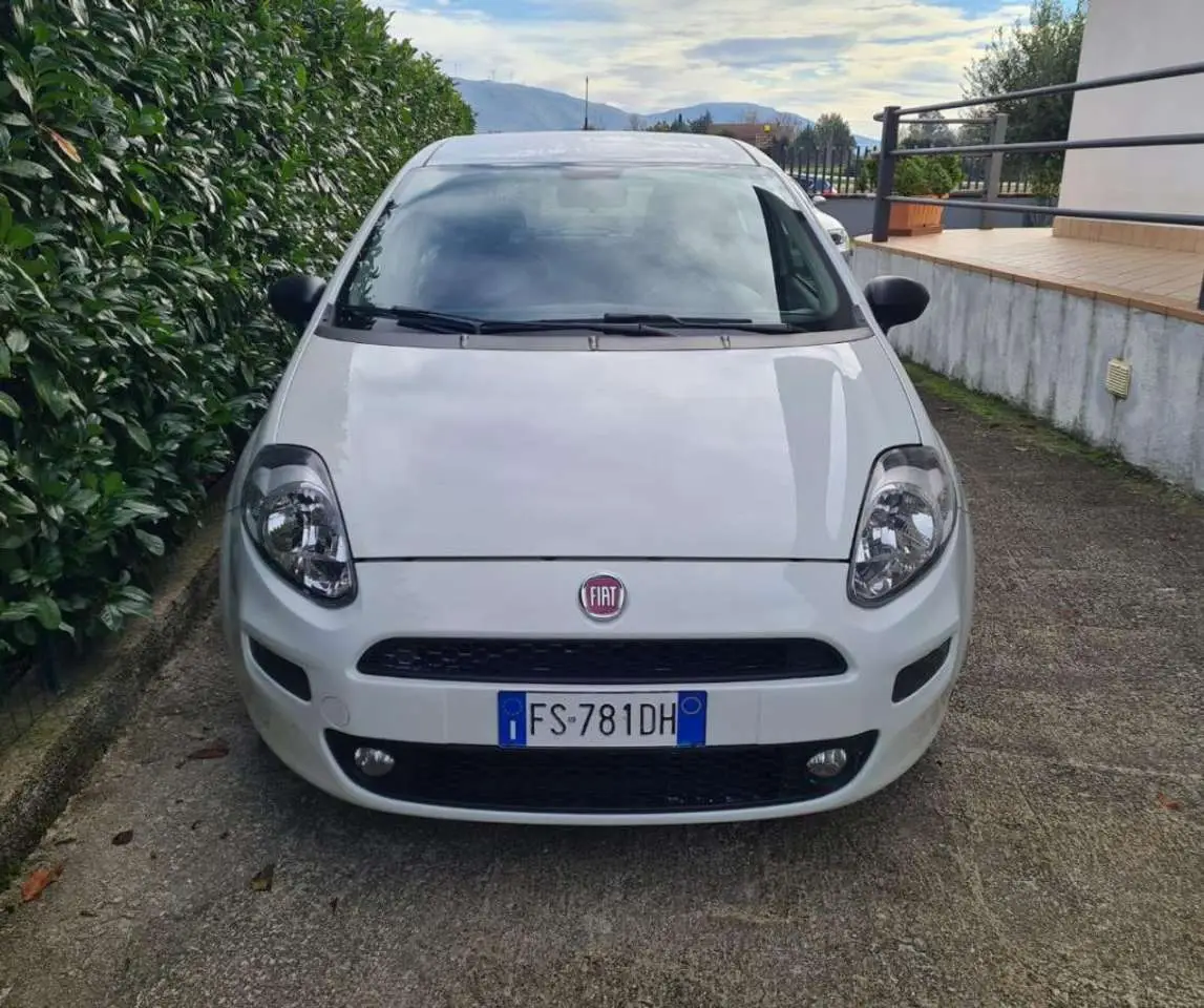 Photo 1 : Fiat Punto 2018 Diesel