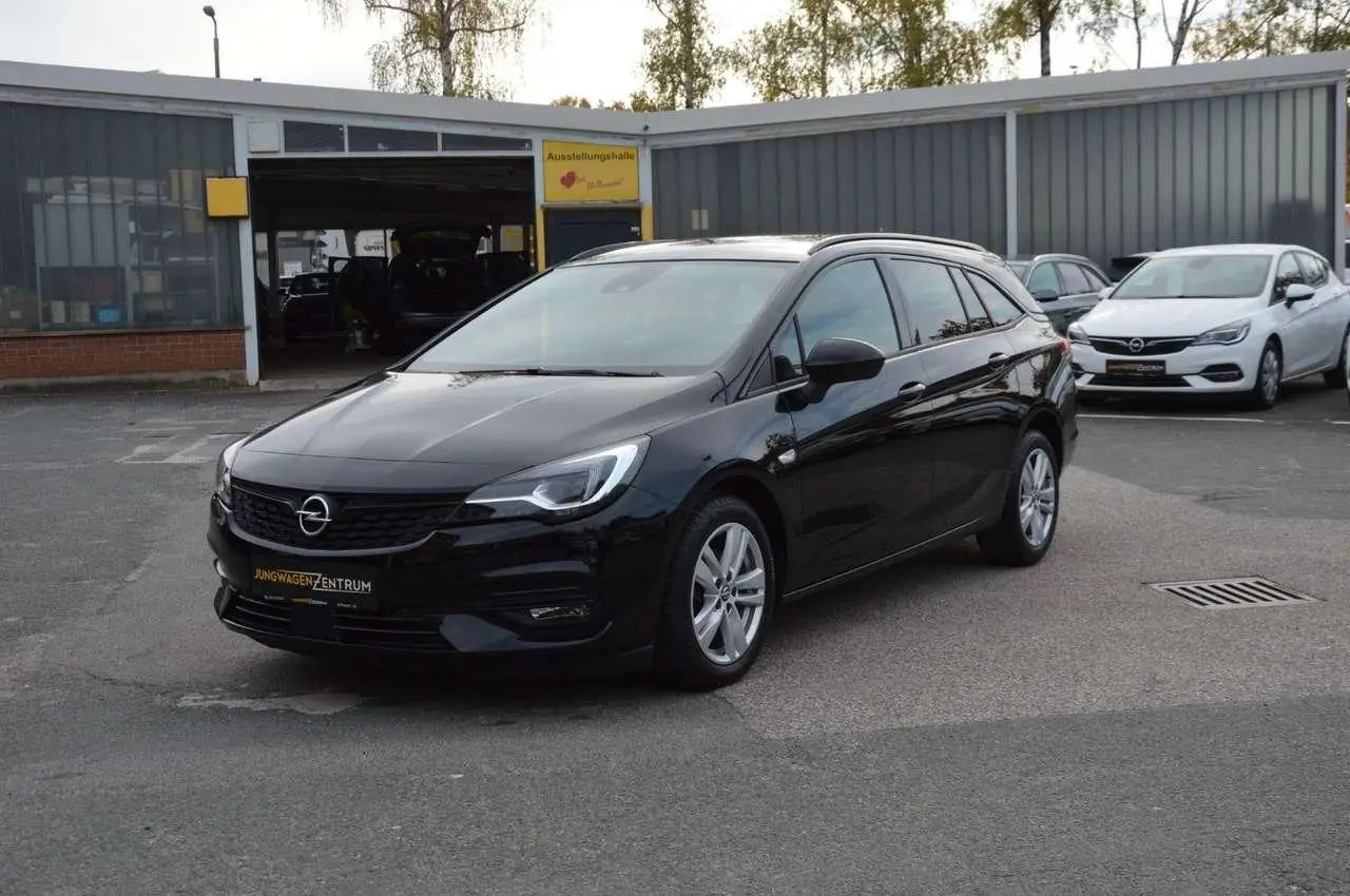 Photo 1 : Opel Astra 2022 Essence