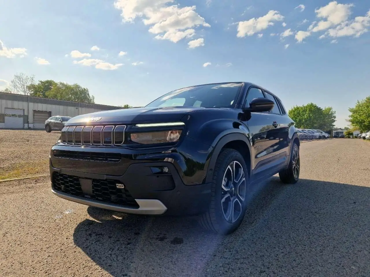 Photo 1 : Jeep Avenger 2023 Électrique