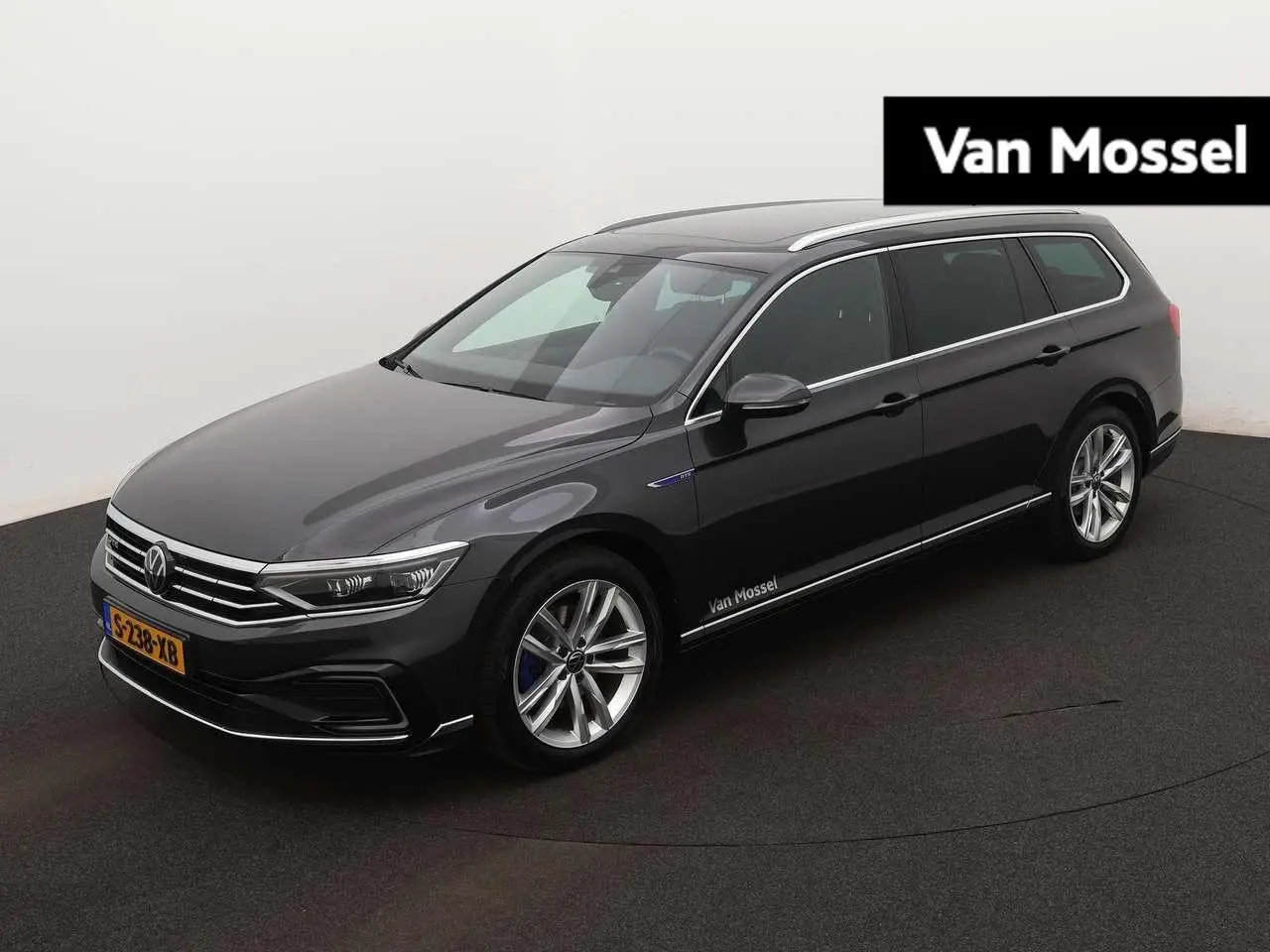 Photo 1 : Volkswagen Passat 2023 Hybride