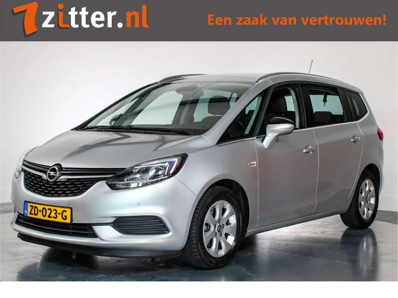 Photo 1 : Opel Zafira 2018 Petrol