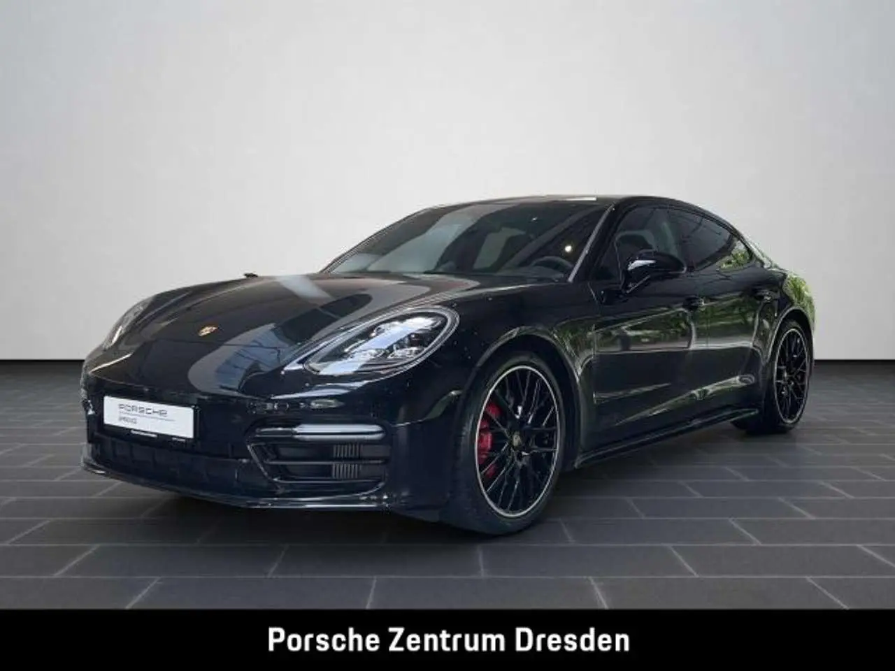 Photo 1 : Porsche Panamera 2021 Essence