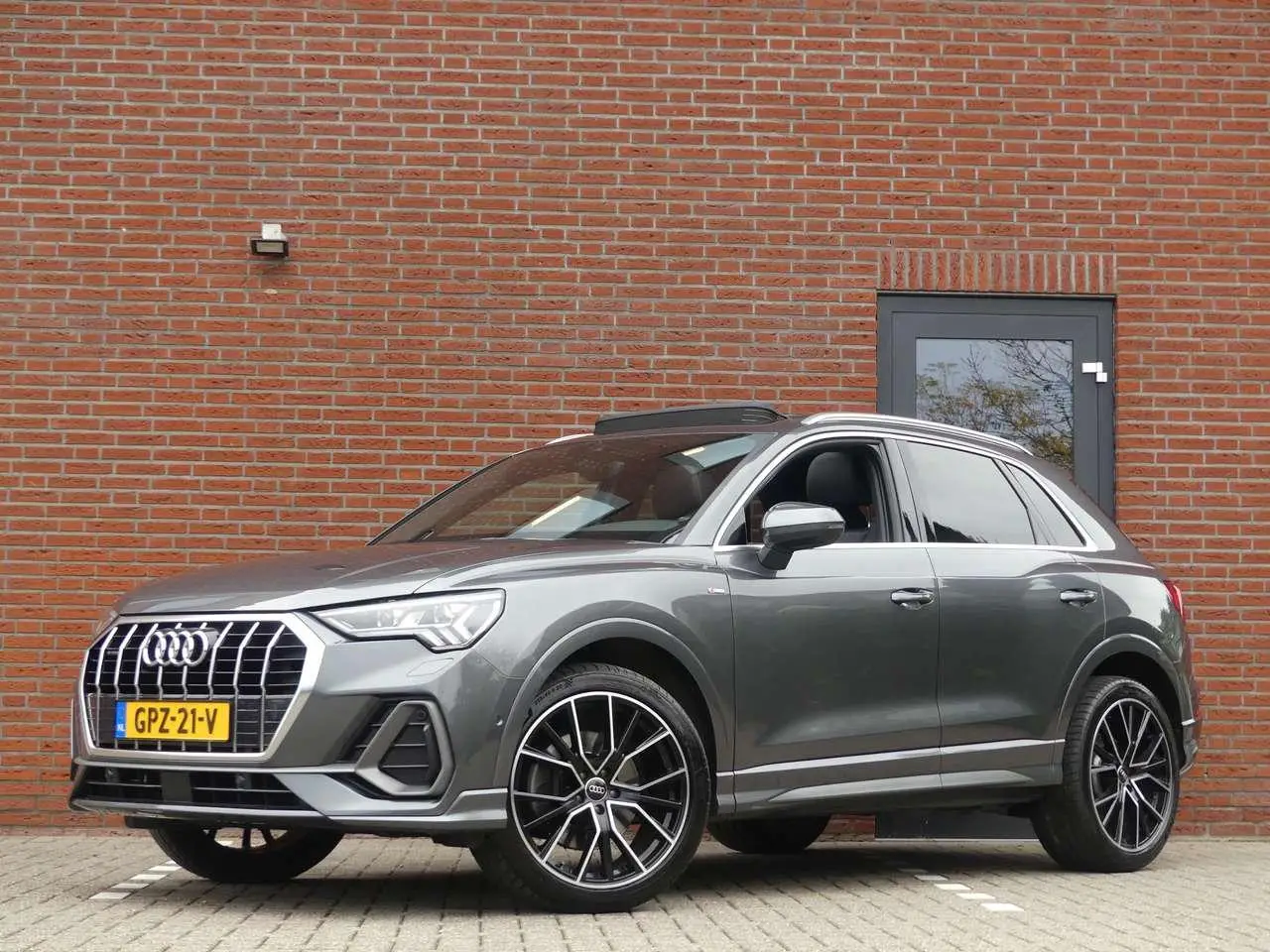 Photo 1 : Audi Q3 2019 Essence