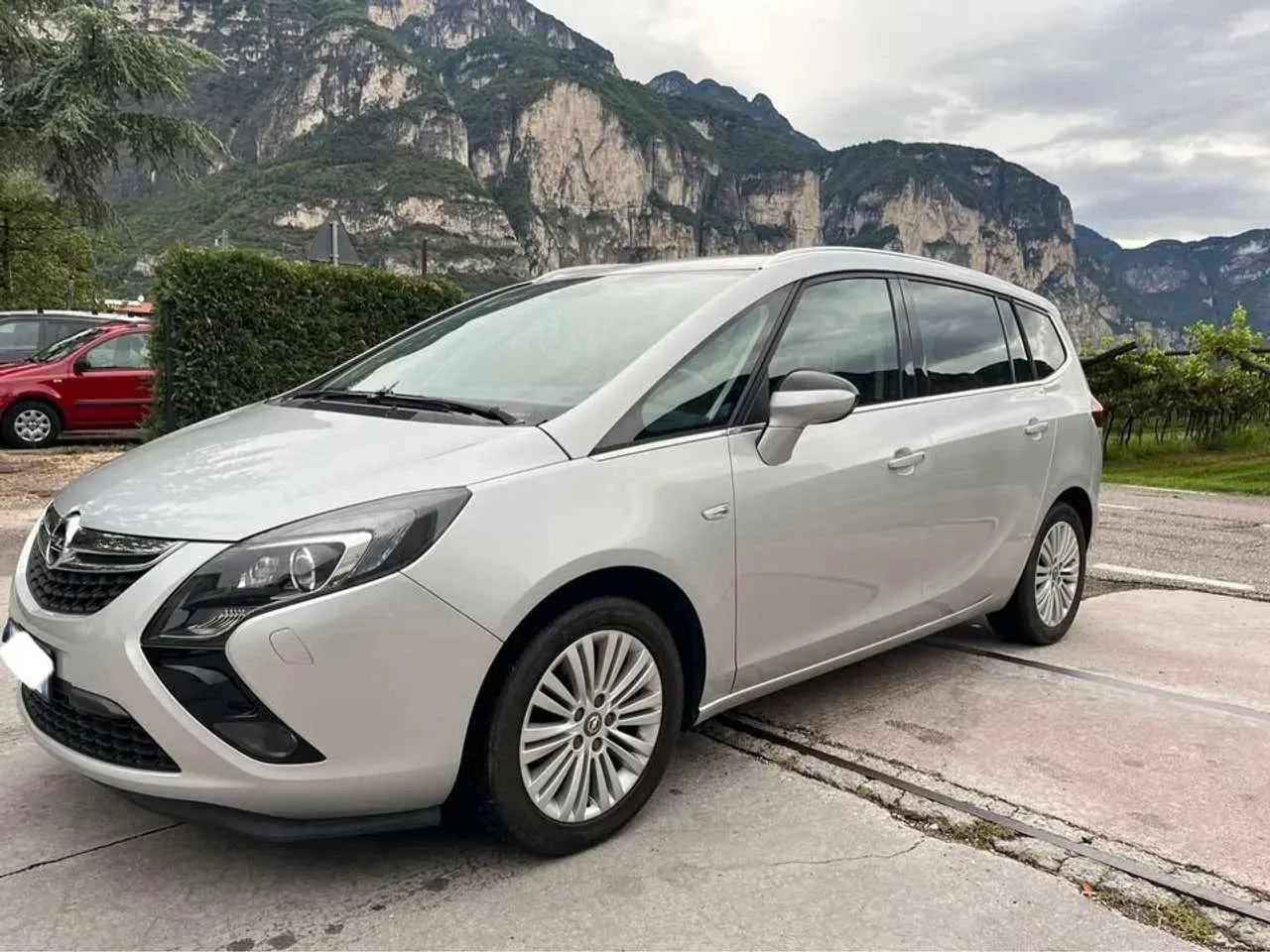 Photo 1 : Opel Zafira 2016 Petrol