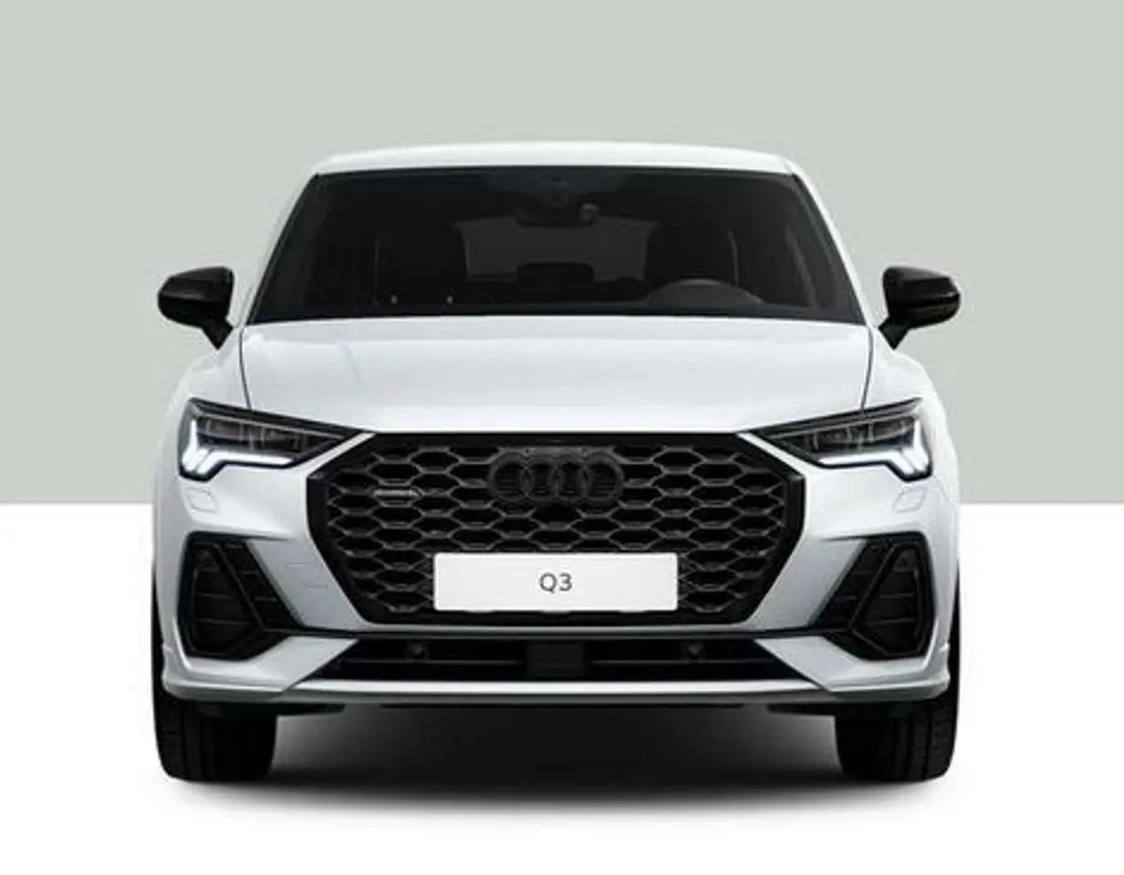 Photo 1 : Audi Q3 2024 Essence