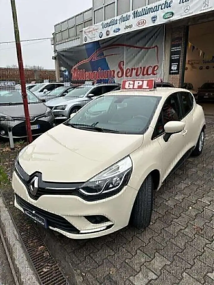 Photo 1 : Renault Clio 2017 LPG